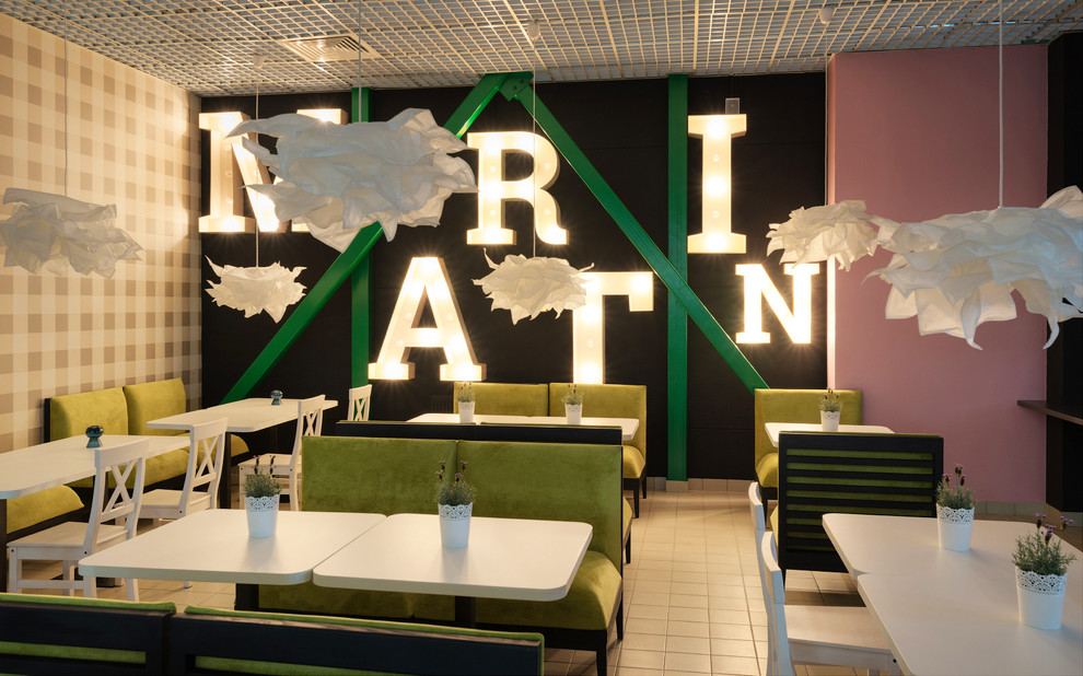 Реализованный проект городского кафе. Дизайн проект пиццерии. Фото.