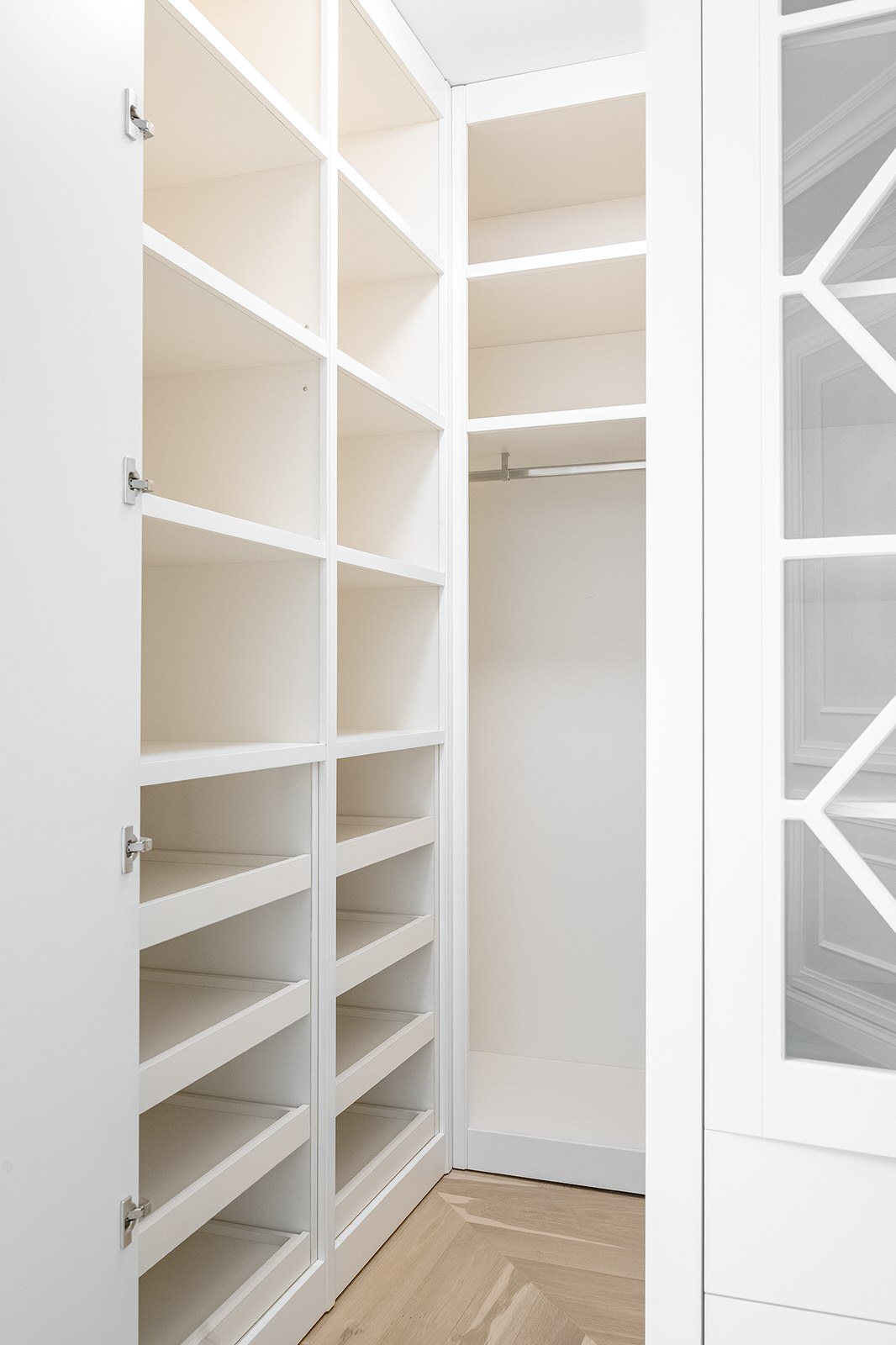 Мебель на заказ для светлой квартиры