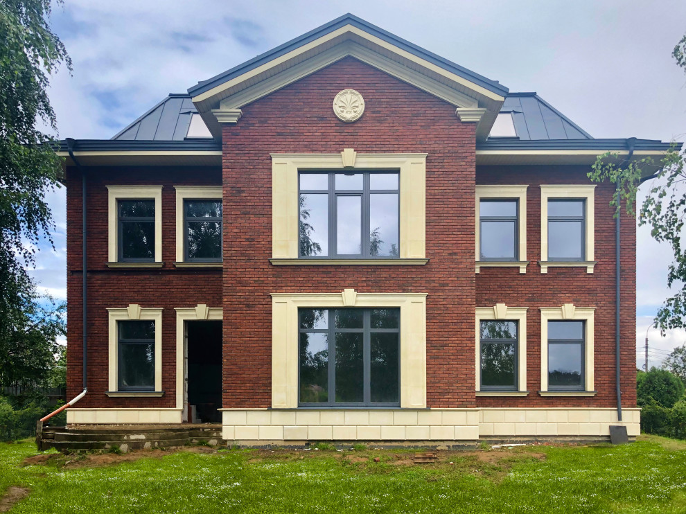 Классический дом с ризалитами на Новой Риге