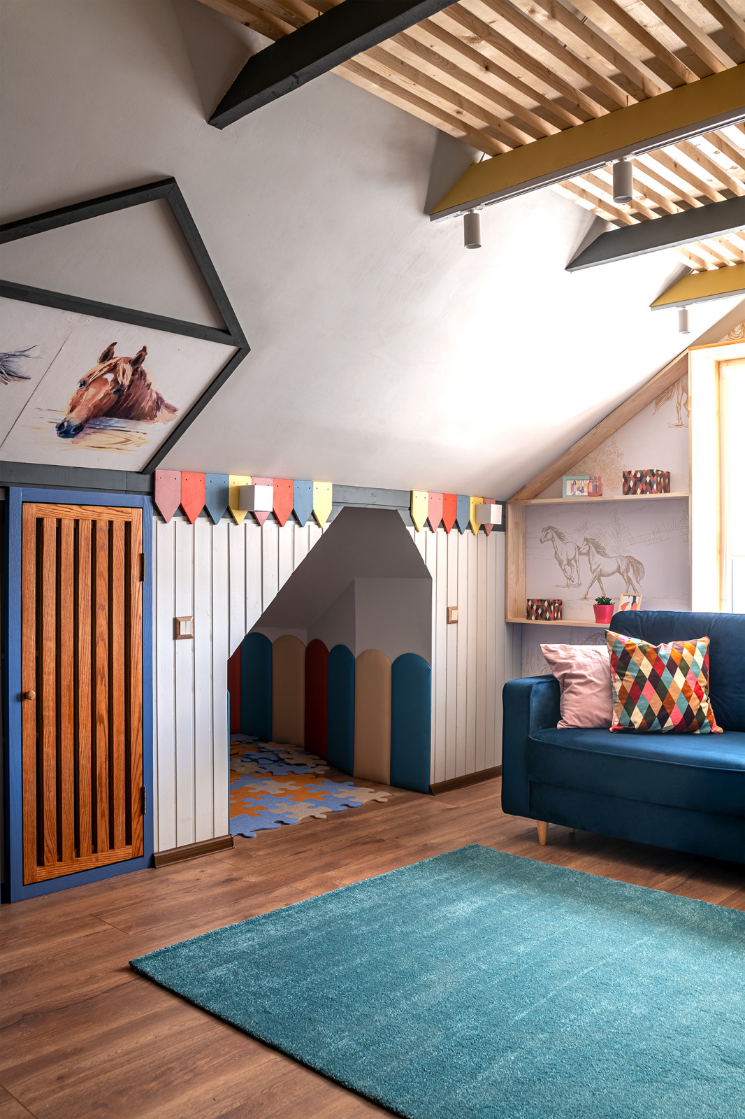 "Конный двор"