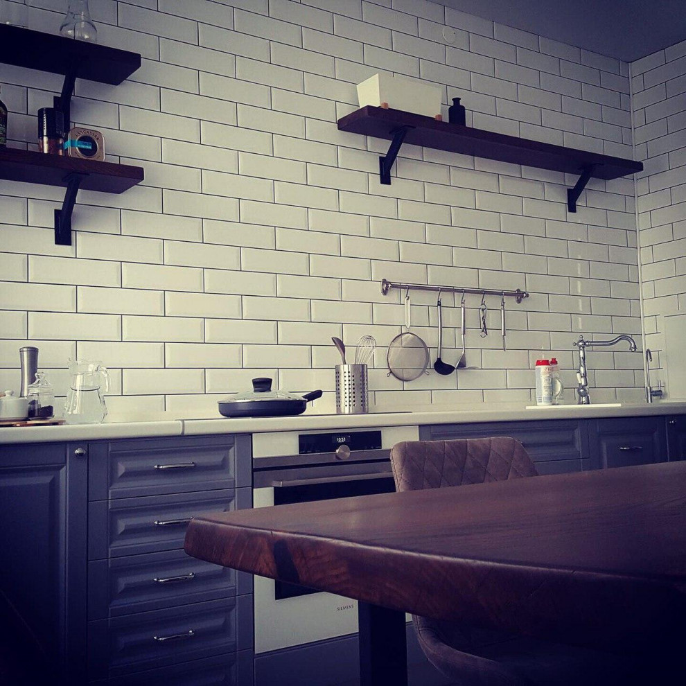 Стол из слэба и полки для кухни