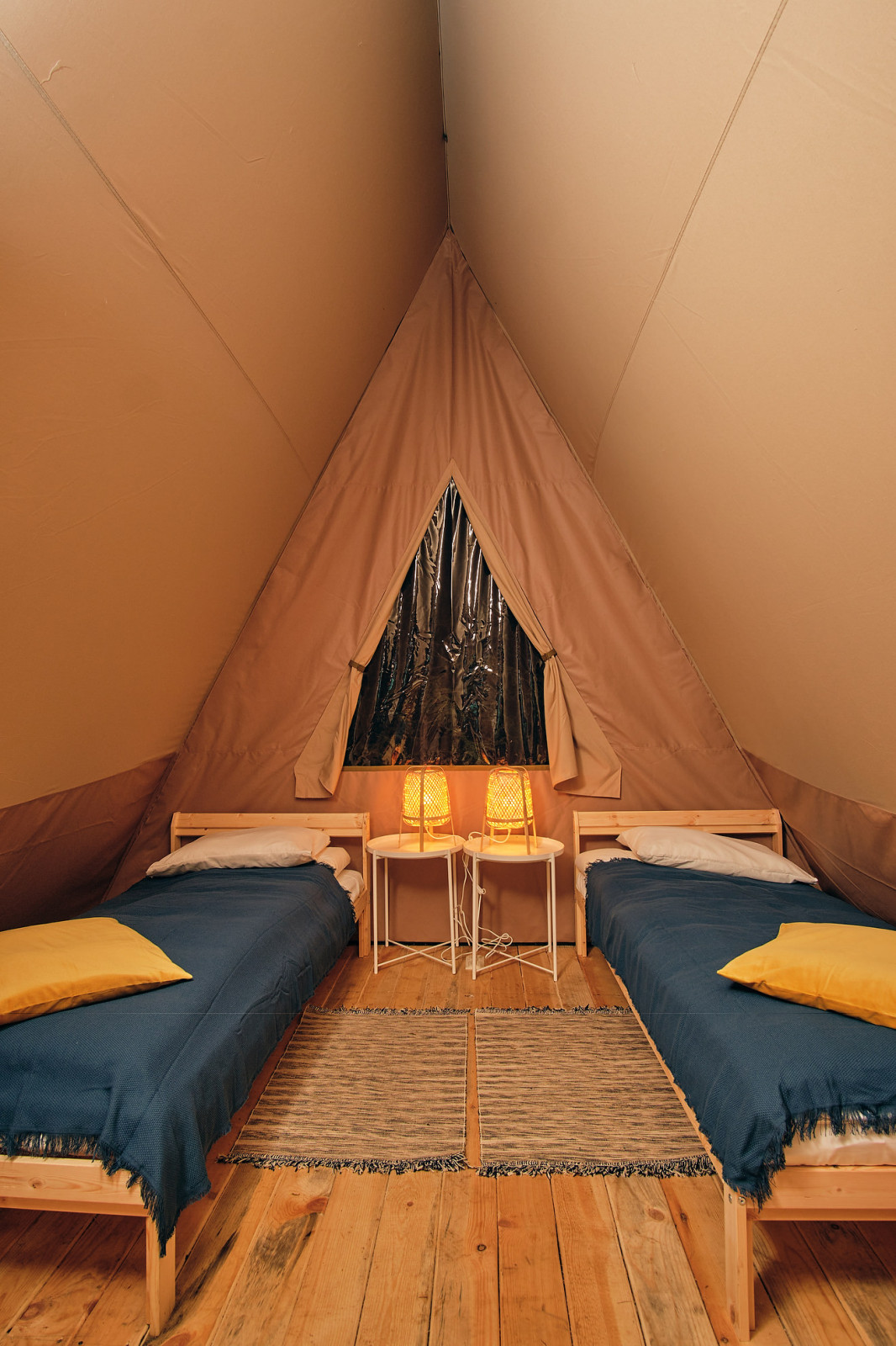 Оформление номеров эко-отеля Мир Алтай