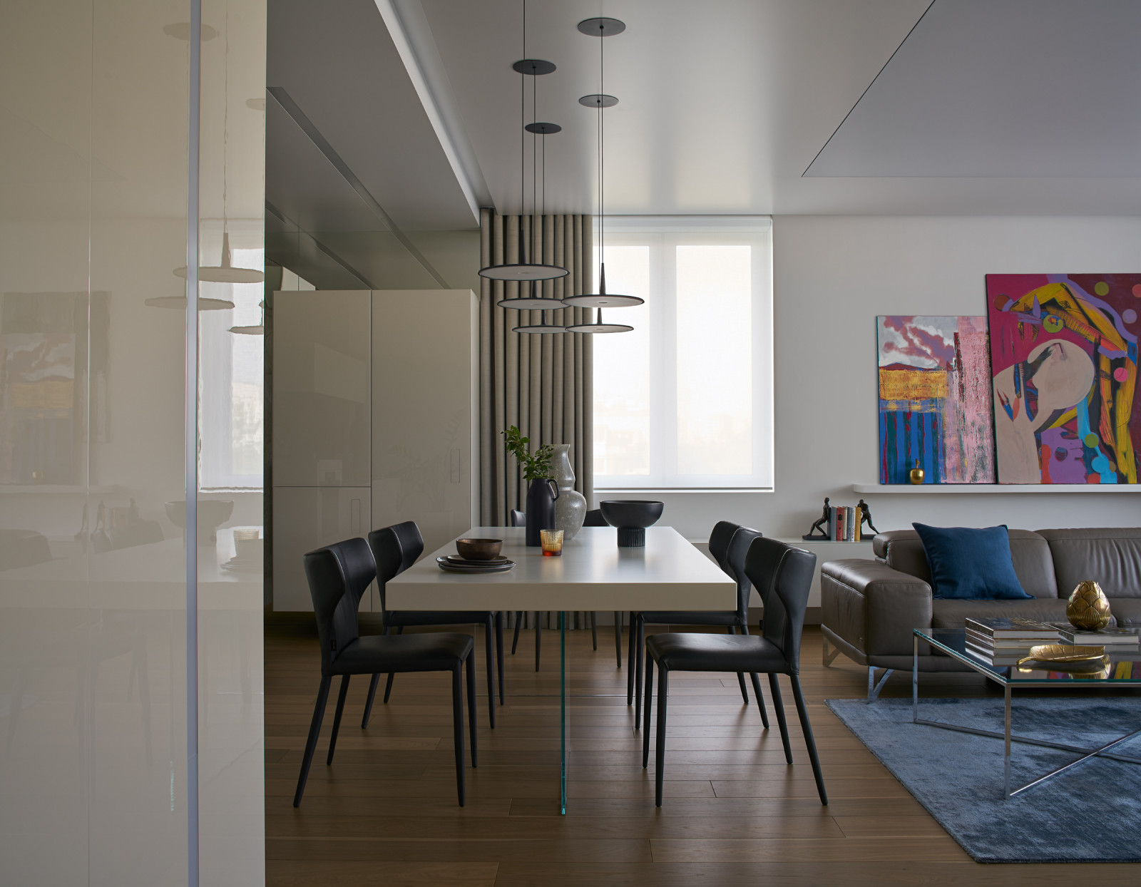 Houzz тур: Квартира в Екатеринбурге с «парящей» мебелью