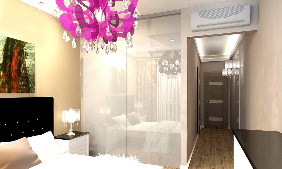 Трехкомнатная квартира.Спальня. Вид от окна. За глянцевыми фасадами вместительна