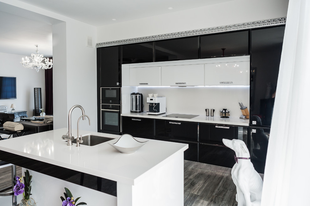 Дом с лошадиным бюстом