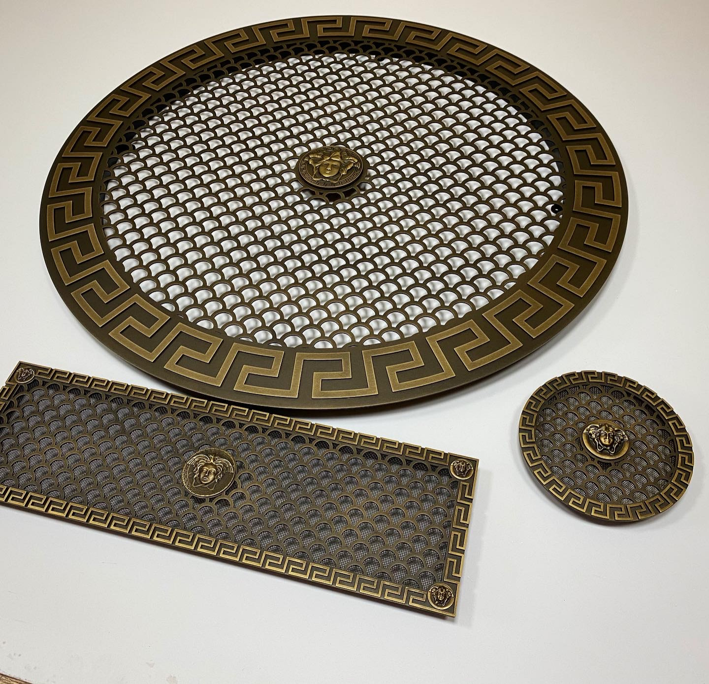 Декоративные решетки Versace