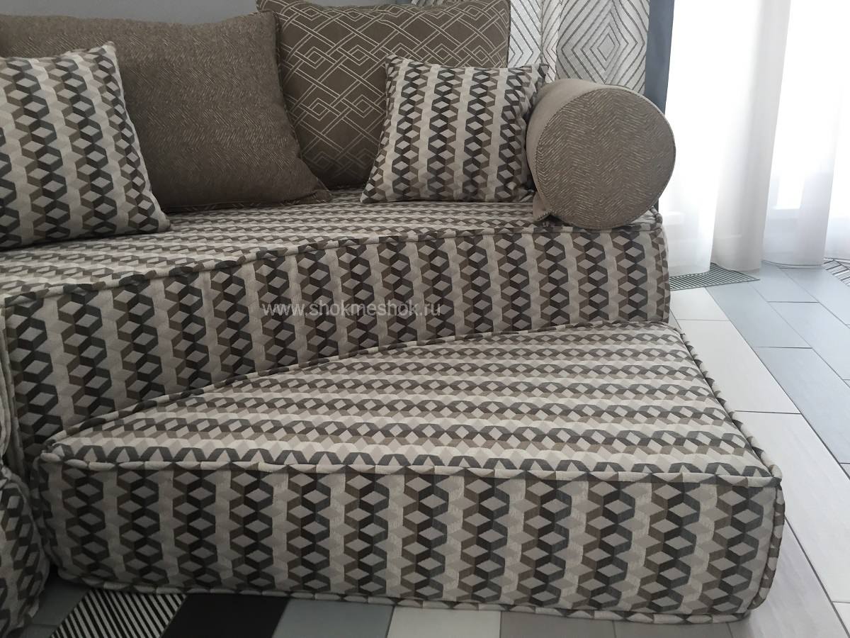 Обложка проекта: Модульный эркерный диван