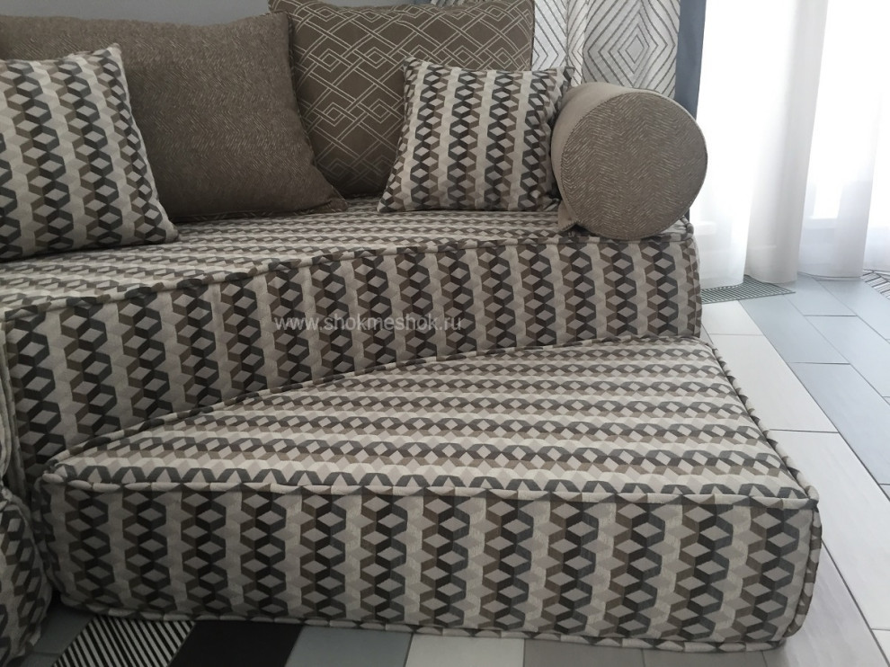 Обложка проекта: Модульный эркерный диван