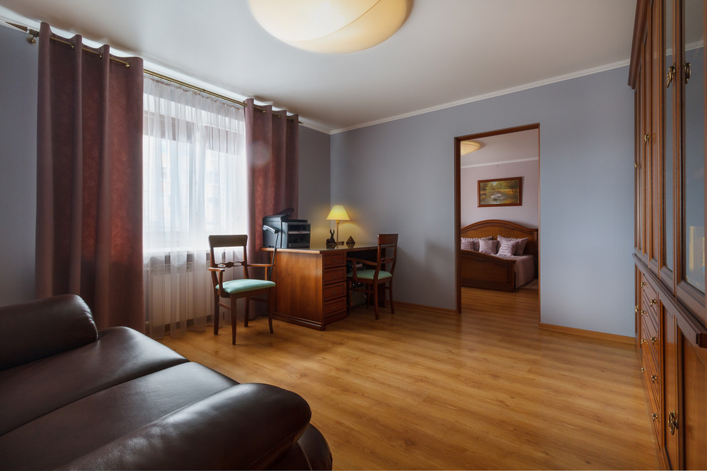 Трёхкомнатная квартира с кухней-гостиной в классическом стиле