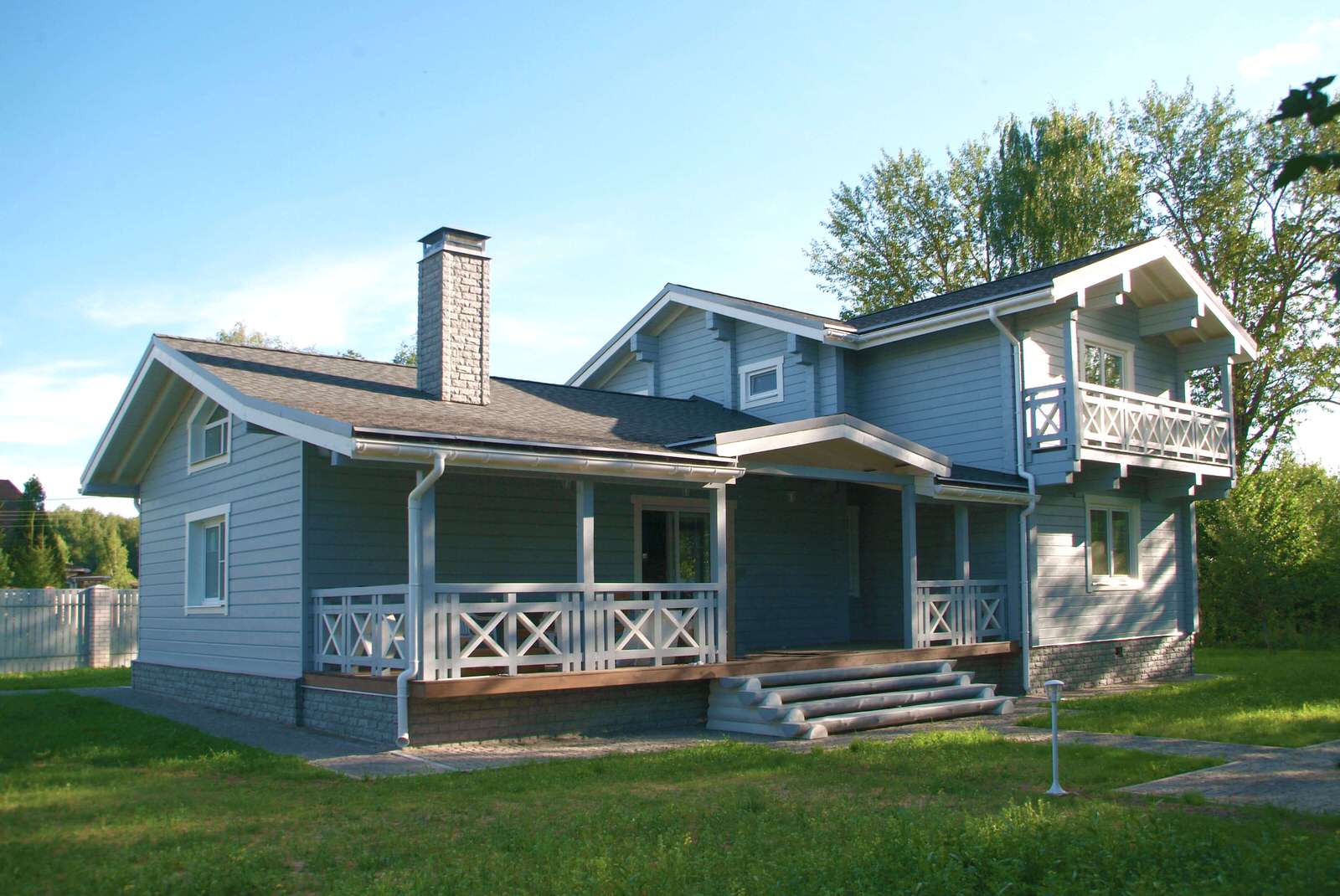 Дом из бруса в скандинавском стиле на озере Межура