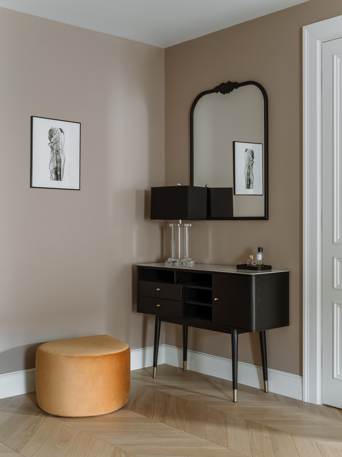 Барометр [июнь 2022]: прихожие, коридоры — 11 новых проектов