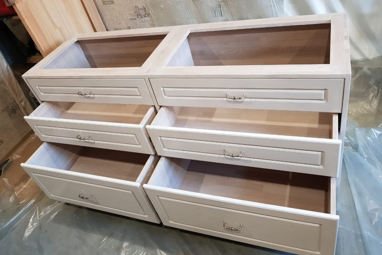 Декоративные изделия из массива натурального дерева