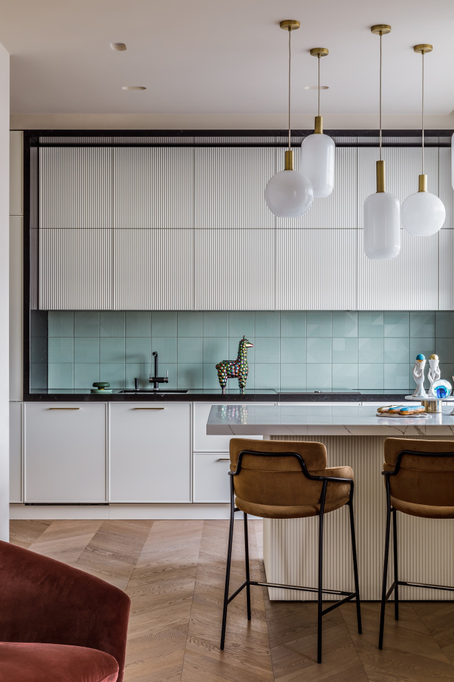 Дом с синими человечками