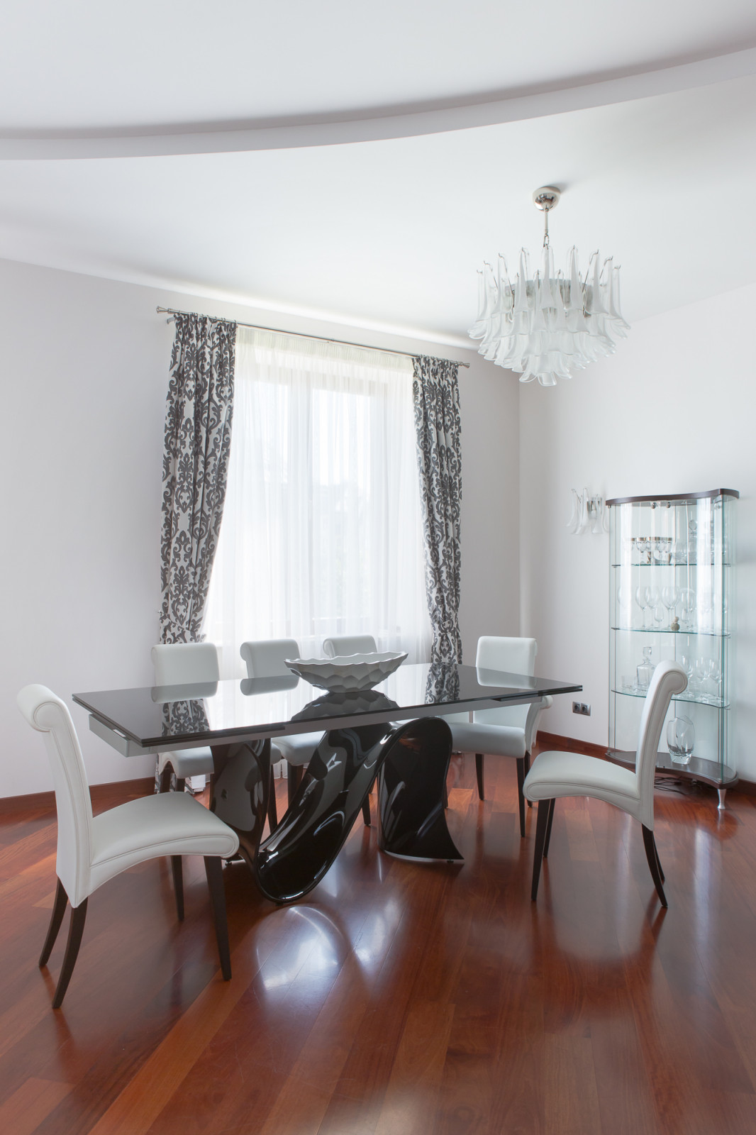 Просторный загородный дом