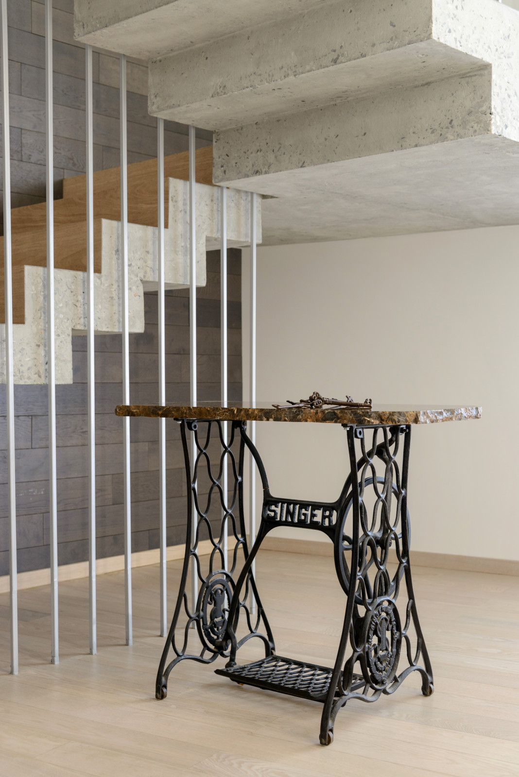 Современная квартира с Сибирским характером.