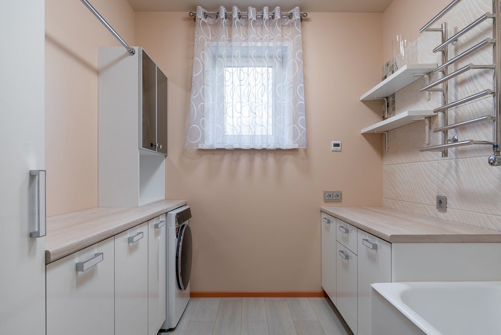 Дом с ирисом