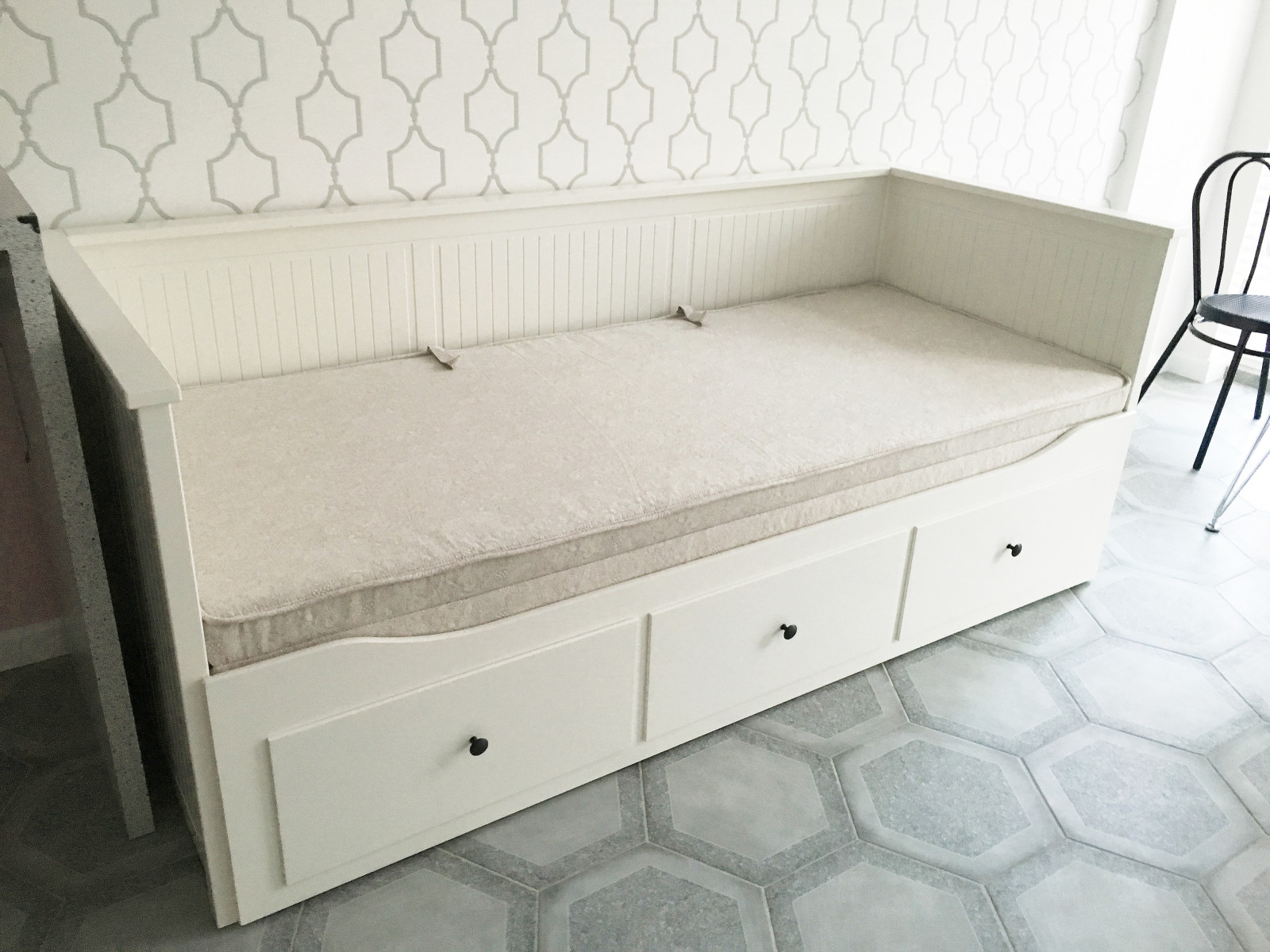 "Девичья Нора" или "Легко быть Девочкой"