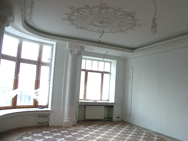 Декоративная штукатурка и вышпаровка на потолке