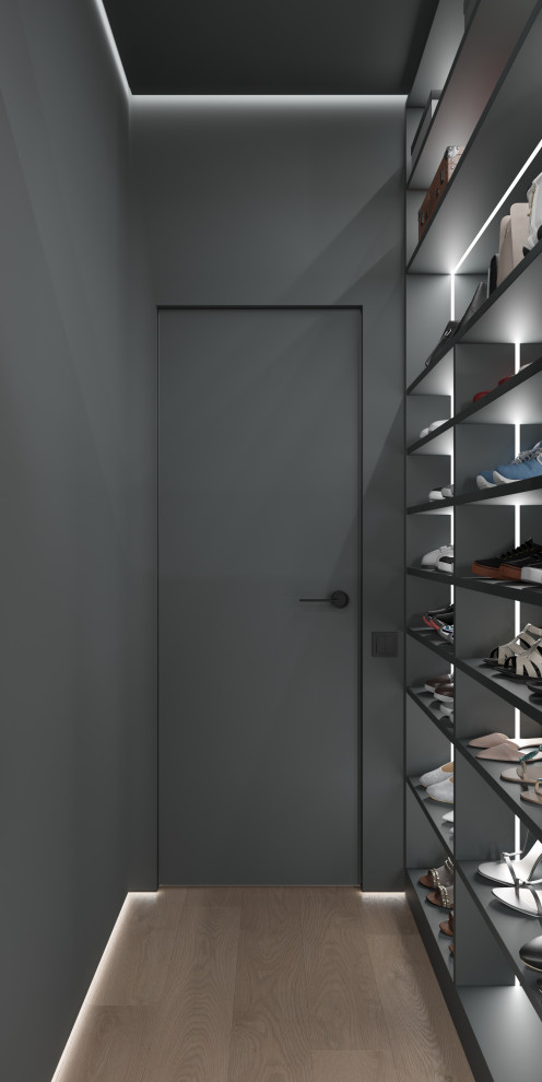 Маленькая гардеробная для верхней одежды