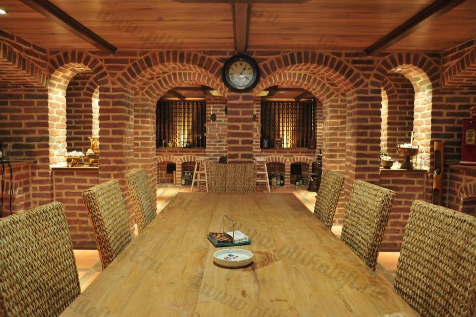 Винный погреб из старинного кирпича
