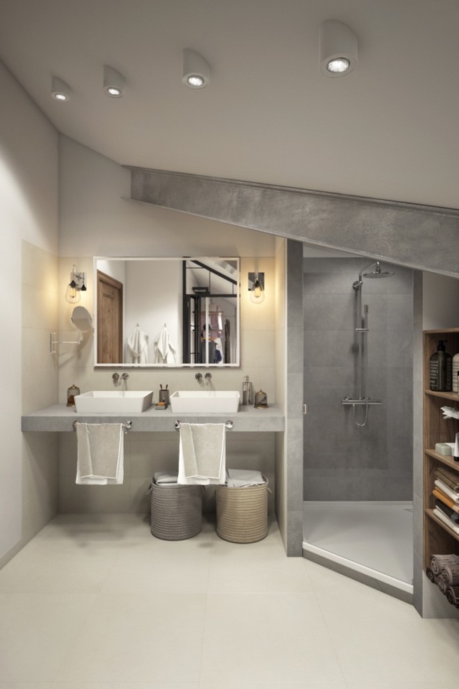 Хозяйская ванная комната с душевой кабиной