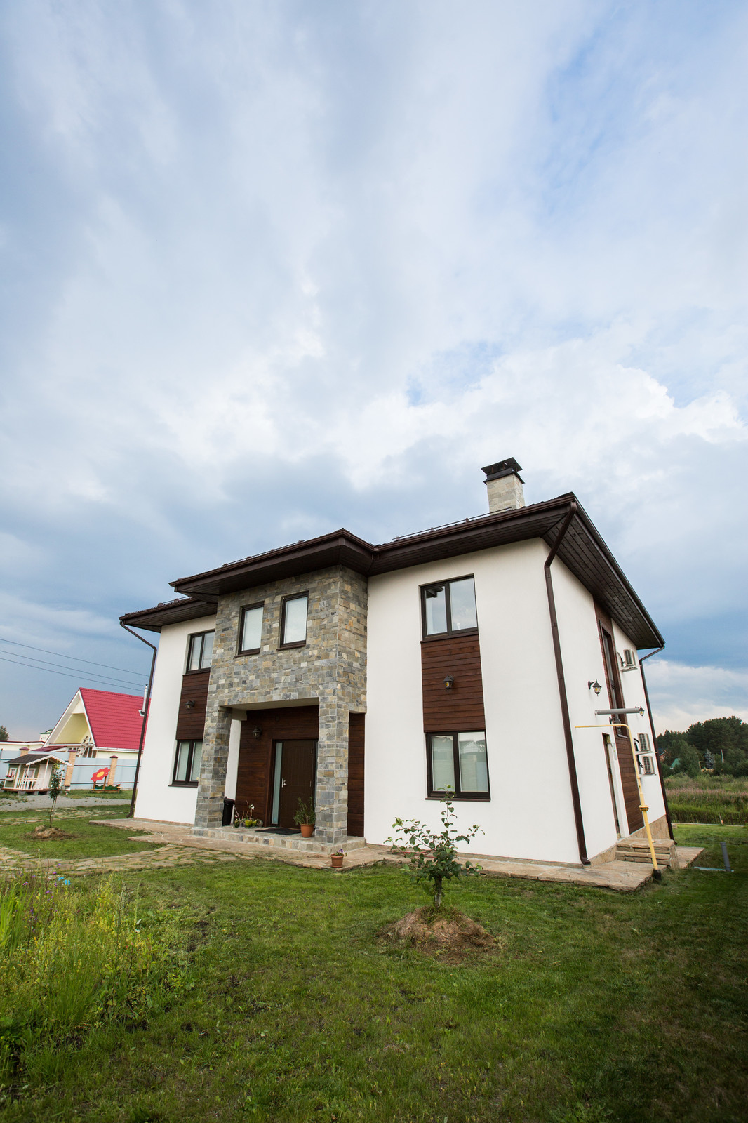 Индивидуальный жилой дом площадью 173 кв.м. с баней на участке