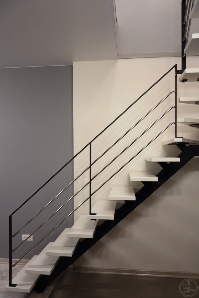 Контрастная лестница на монокосуре