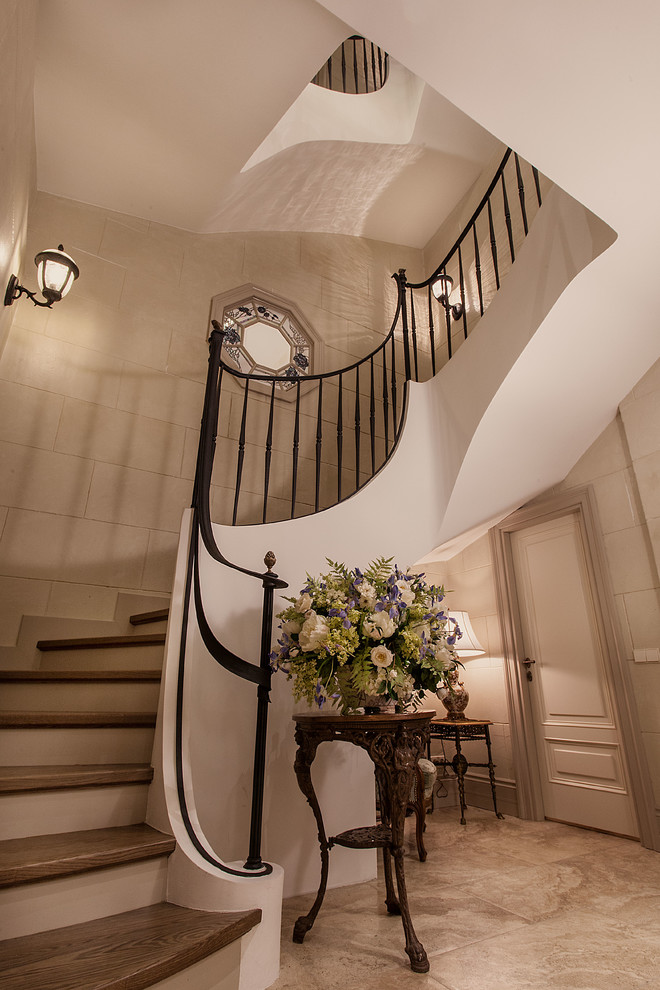 Фоновое изображение профиля Максим Ковальски