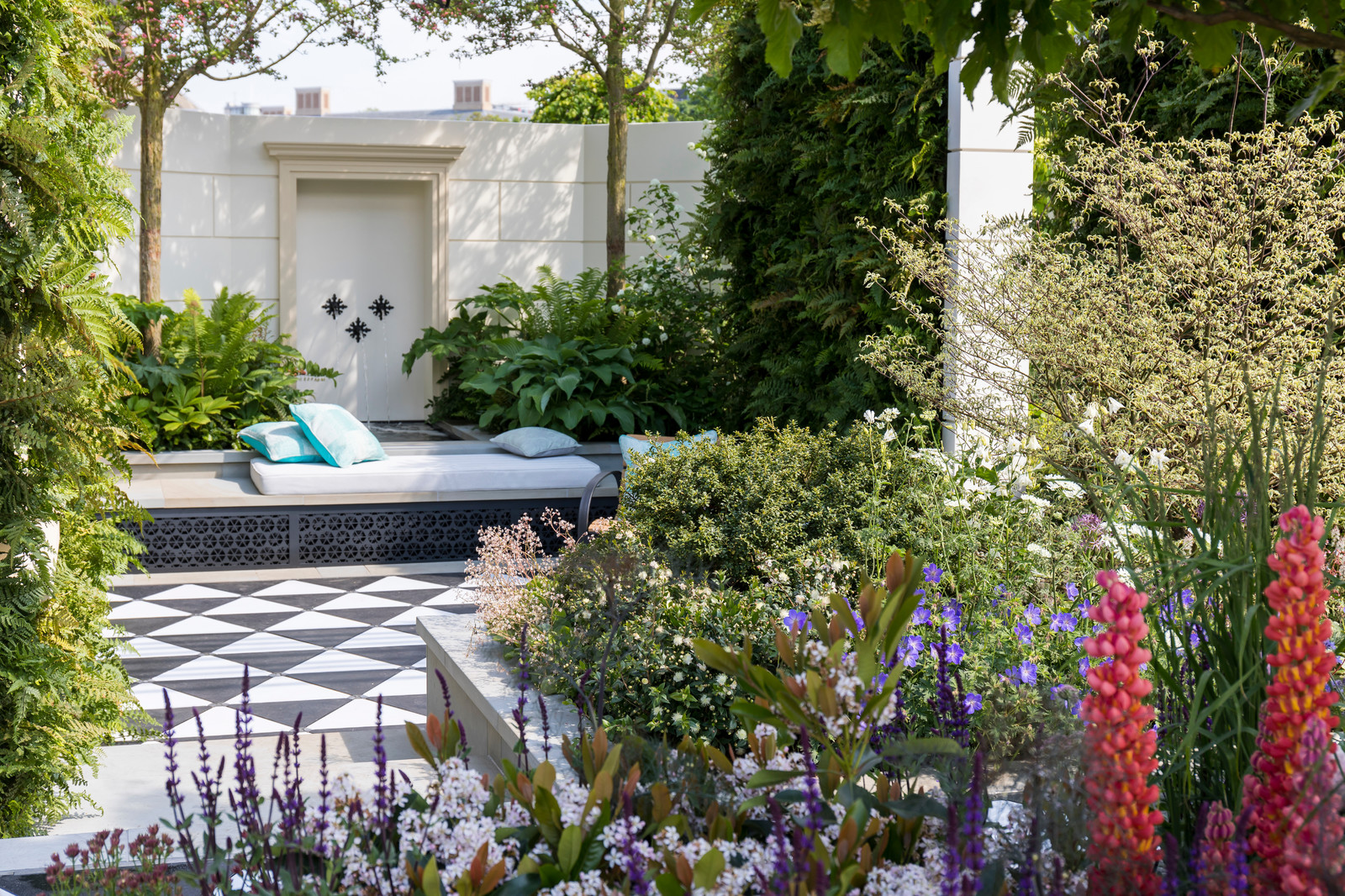 Сад недели: Многокомнатный — с кулисами и порталами