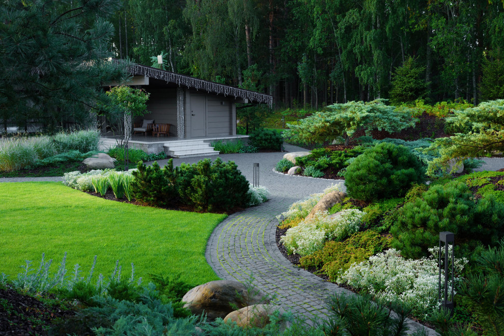 За тремя холмами