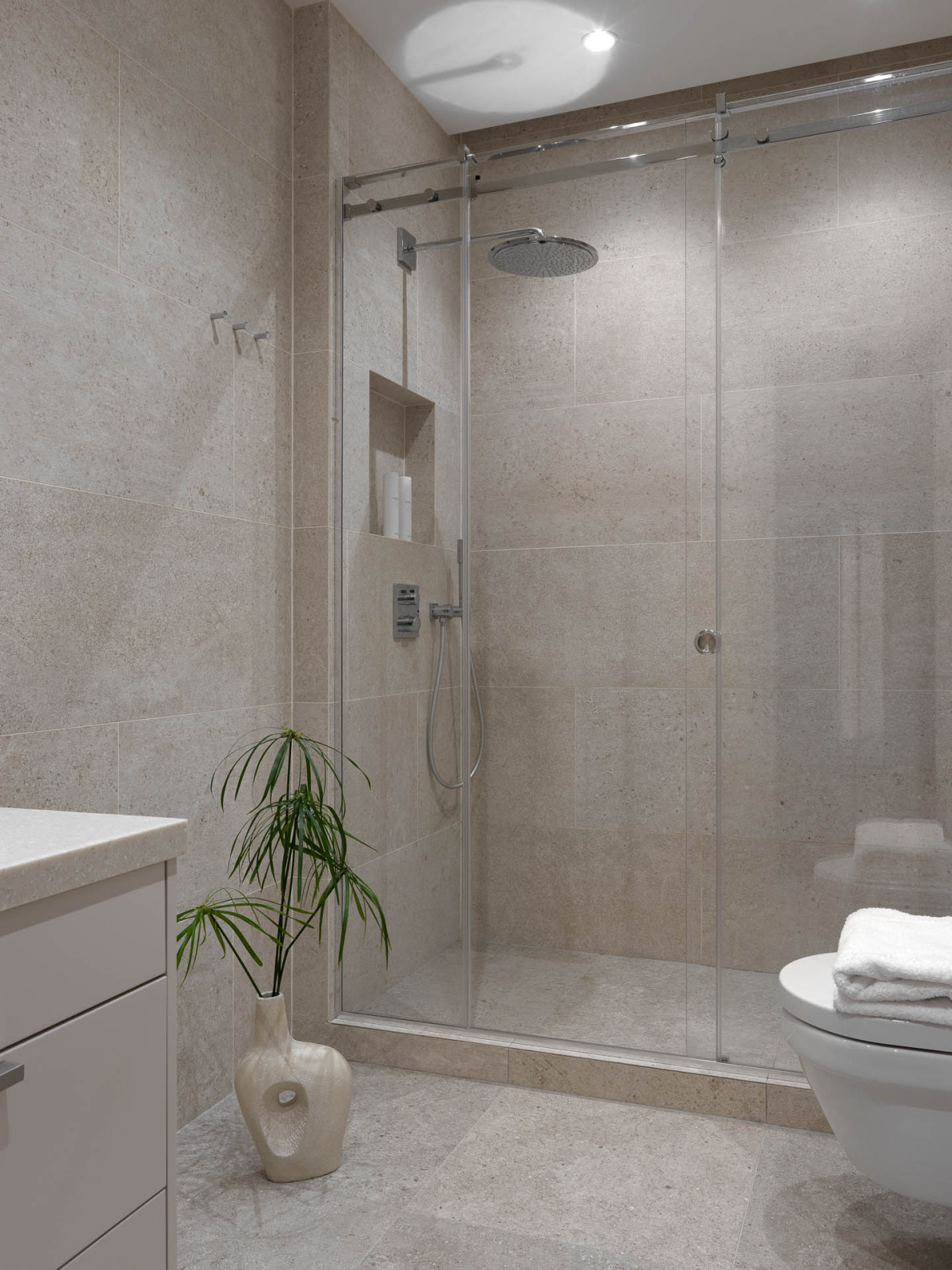 Houzz тур: Светлая квартира с эркером и бронзовой кухней