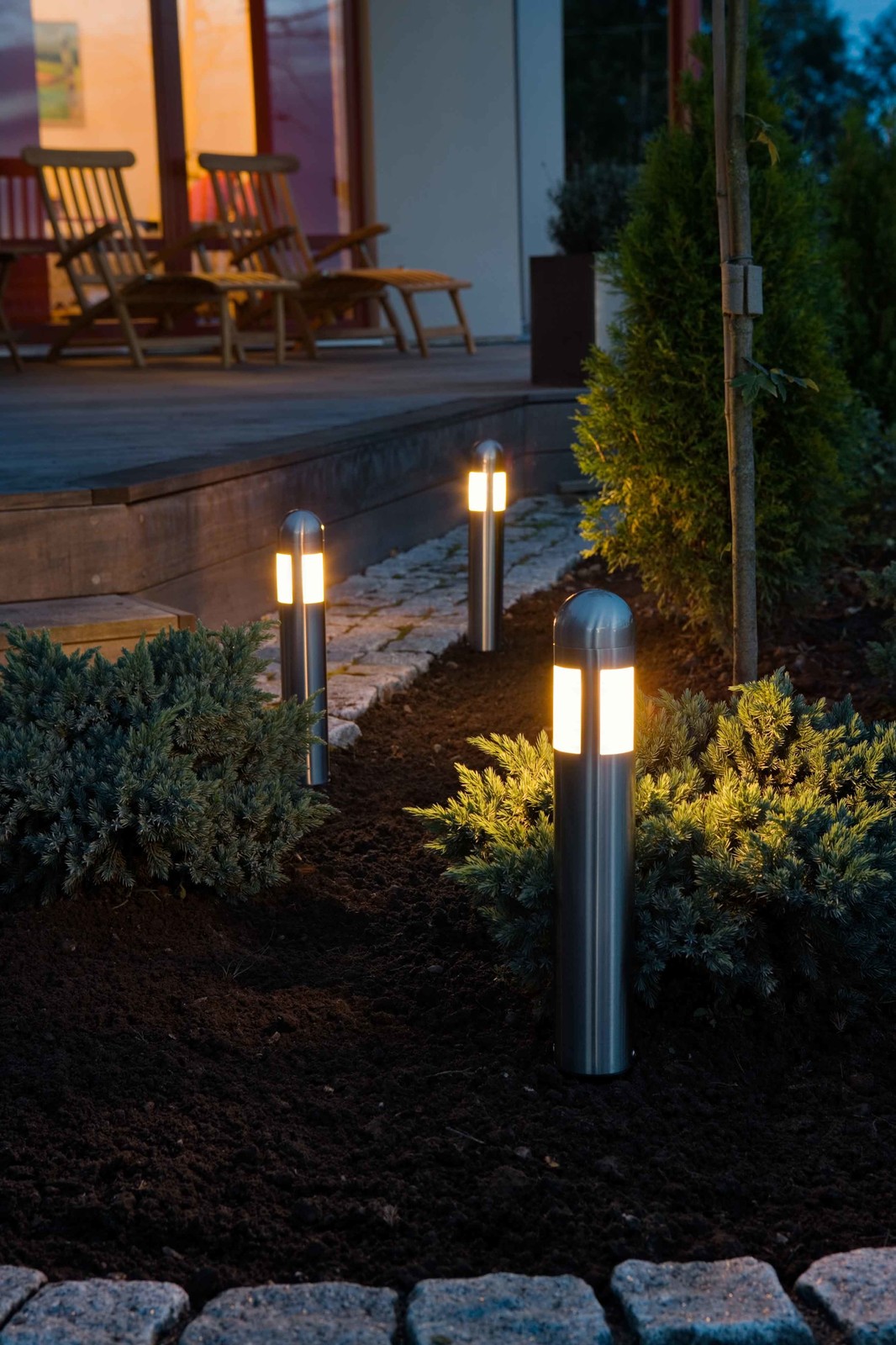 Ландшафтное освещение в скандинавском стиле.