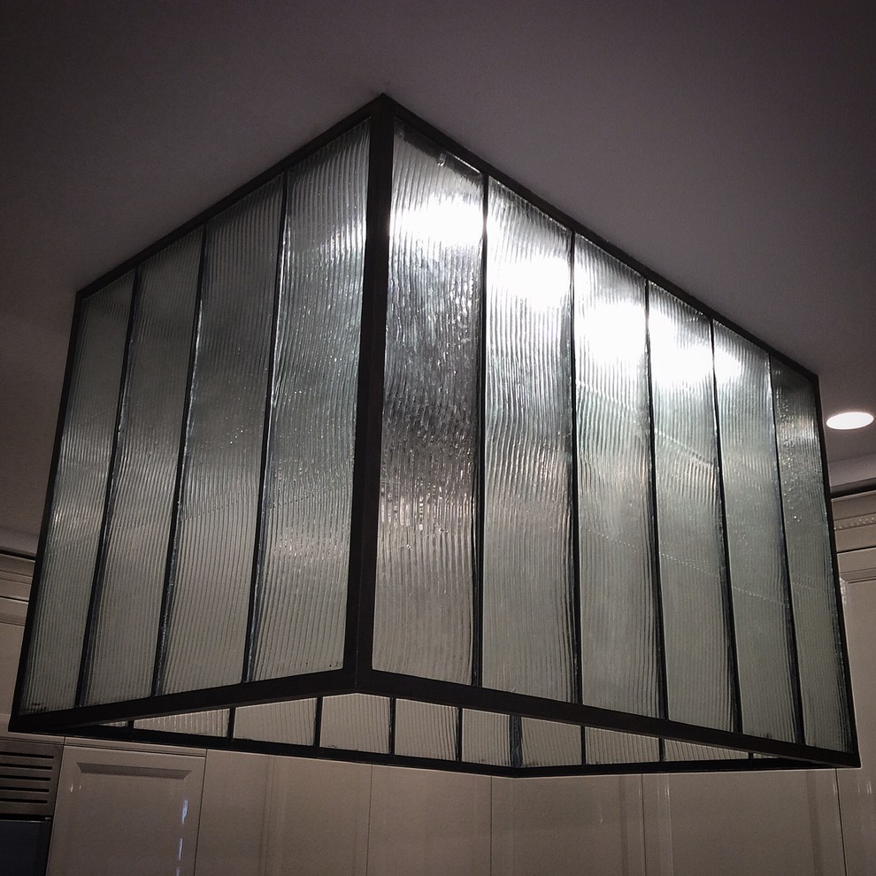 Вытяжка. . Каркас из чёрного металла с декоративным покрытием под ржавчину, фактур