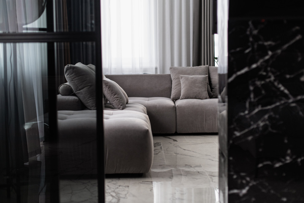 №6. ЖК на Декабрьских событий.