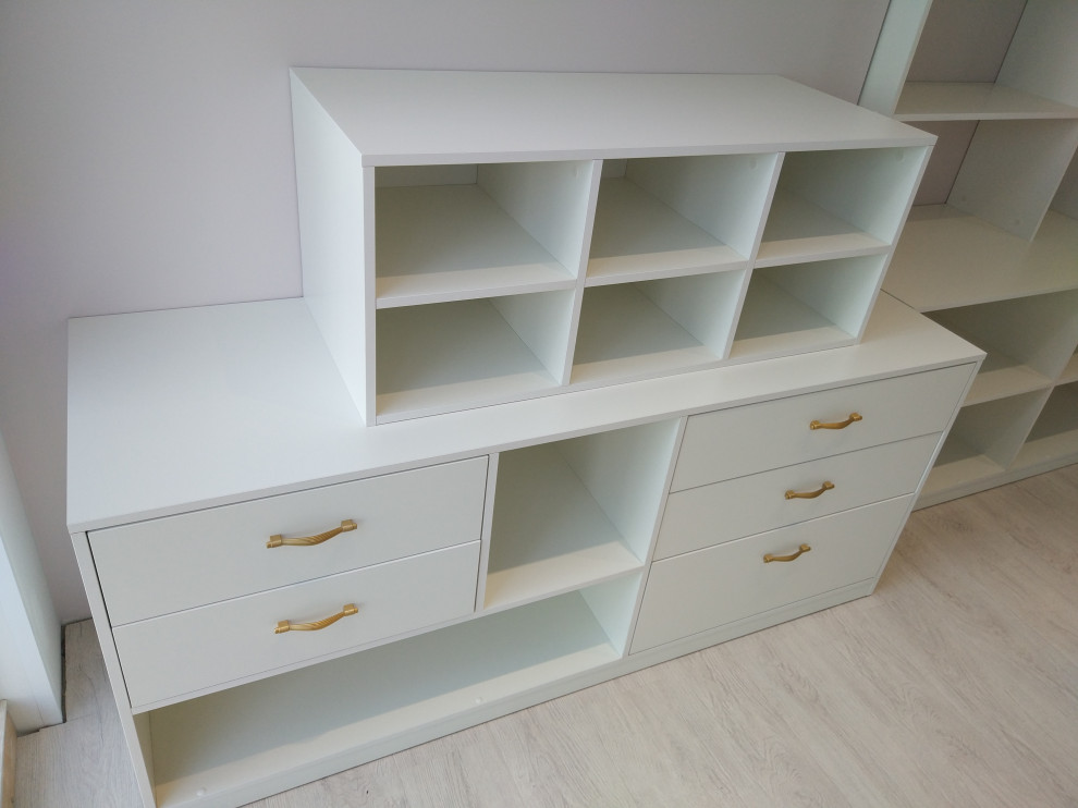 Гардеробная комната для девушки