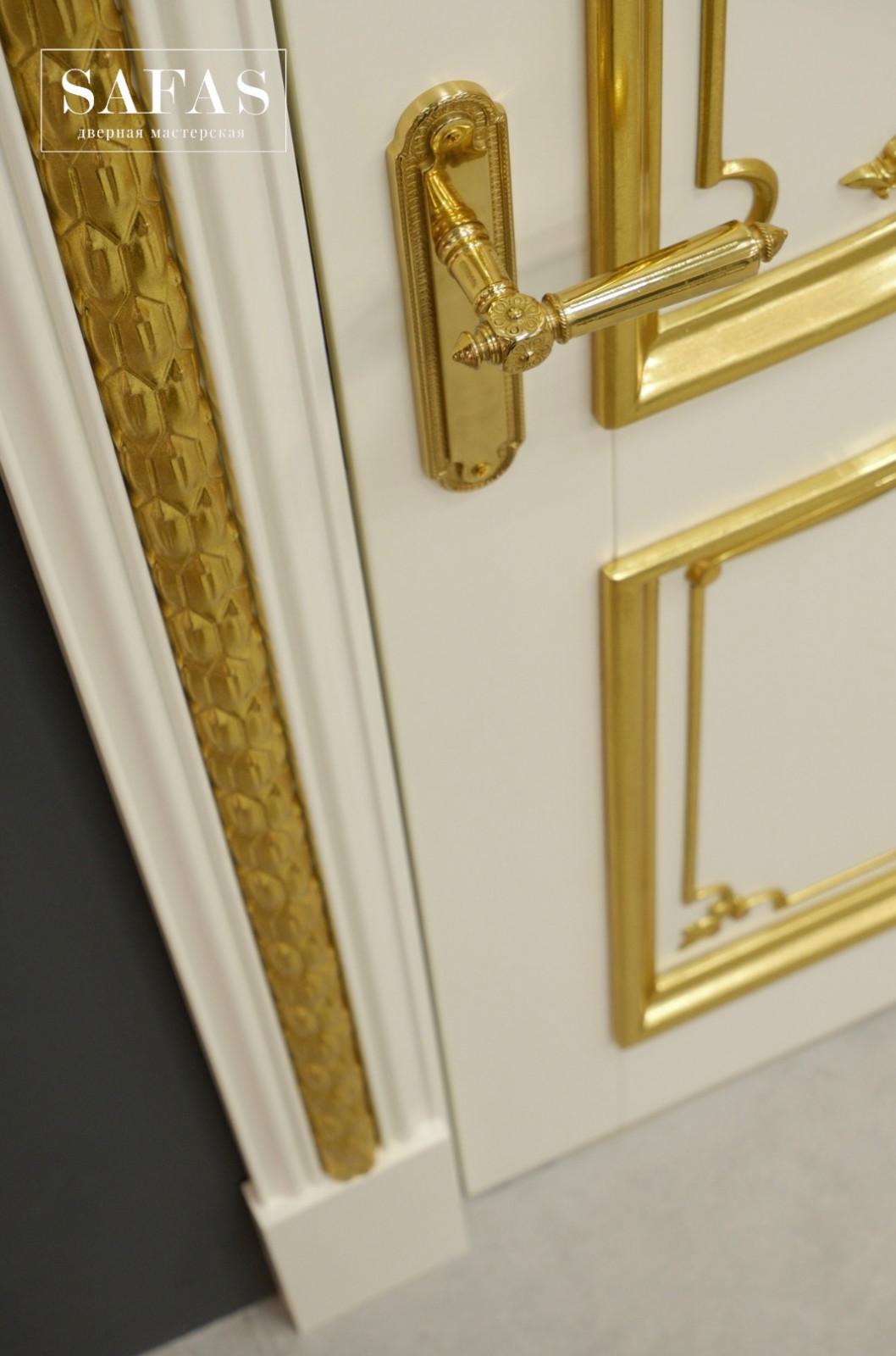 Двери премиум с поталью