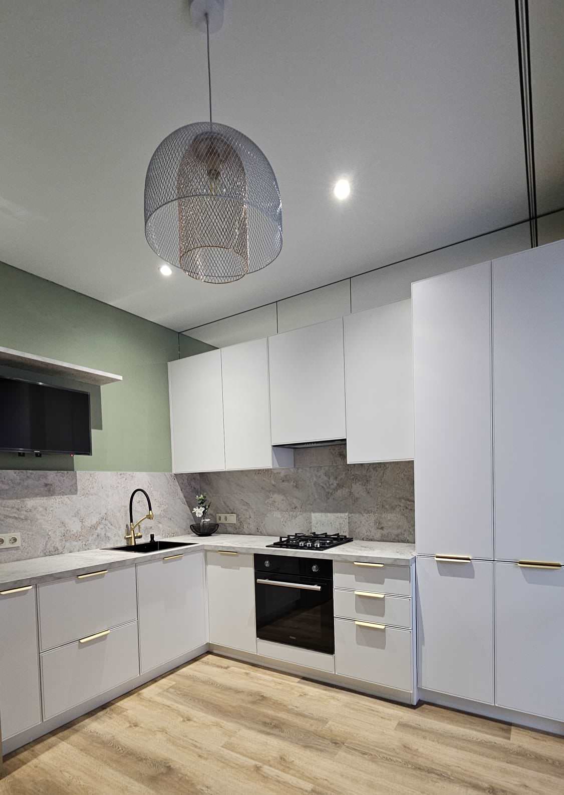 Обложка проекта: Светлая маленькая кухня 10м