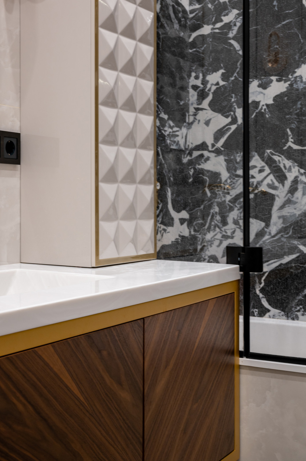 105 Садовые кварталы. Мебель для ванной комнаты