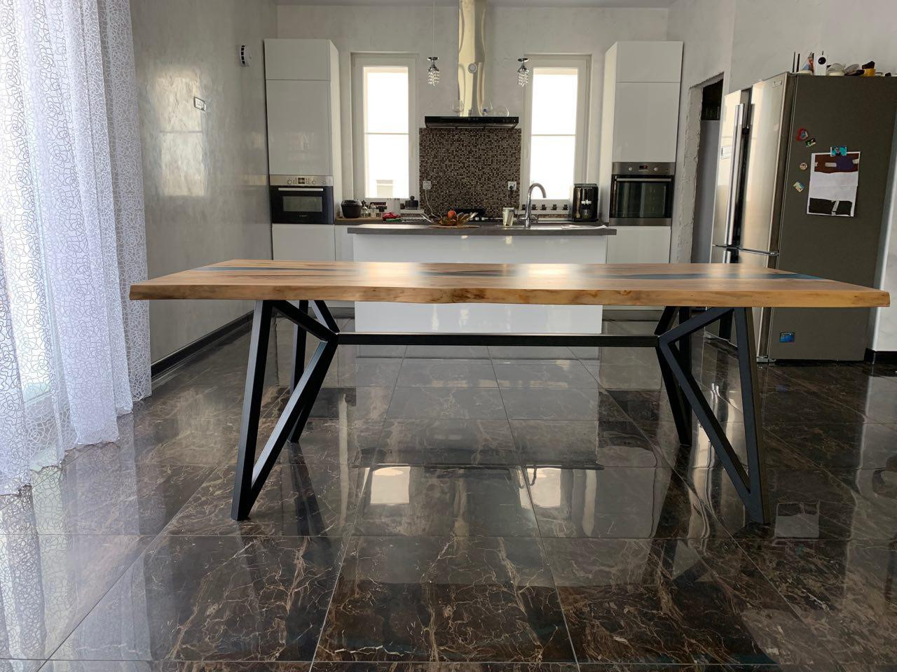 Обложка проекта: Стол обеденный в частный дом