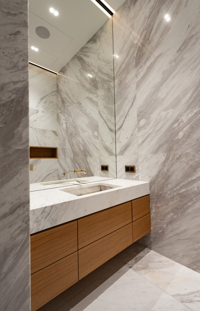 Мебельный комплект в санузел