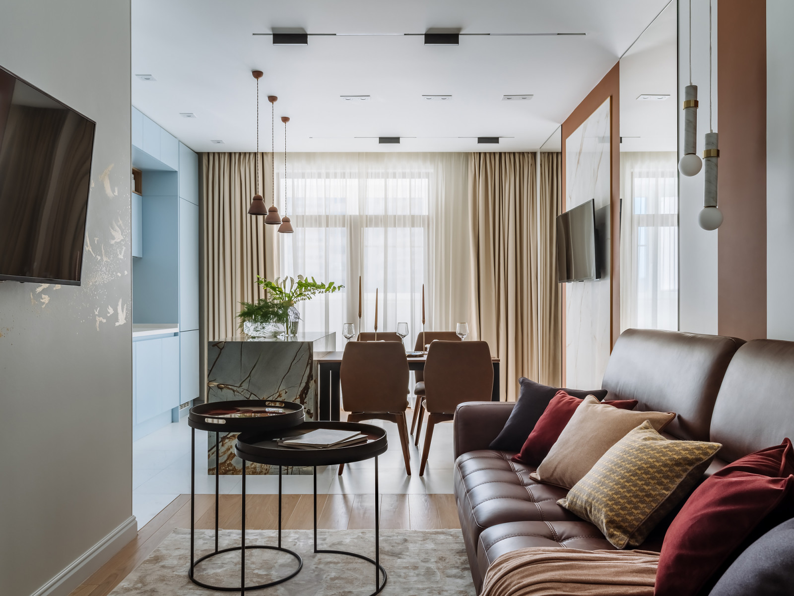 Проект недели: 24 кв.м. — кухня с двумя телевизорами