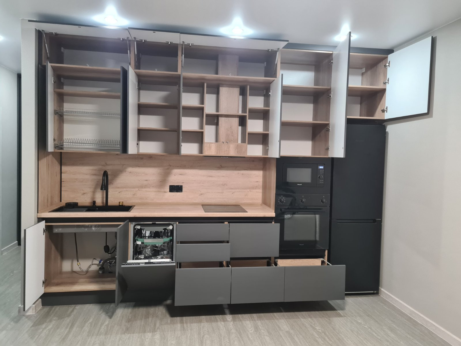 Кухня и шкаф-купе 2493