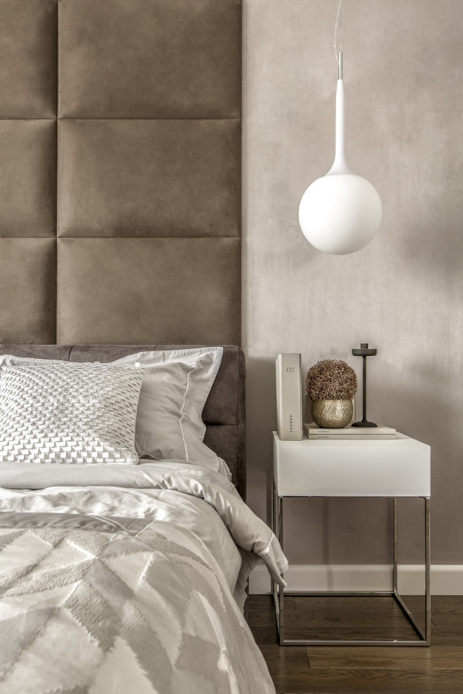 Трехкомнатная квартира в центре Петербурга