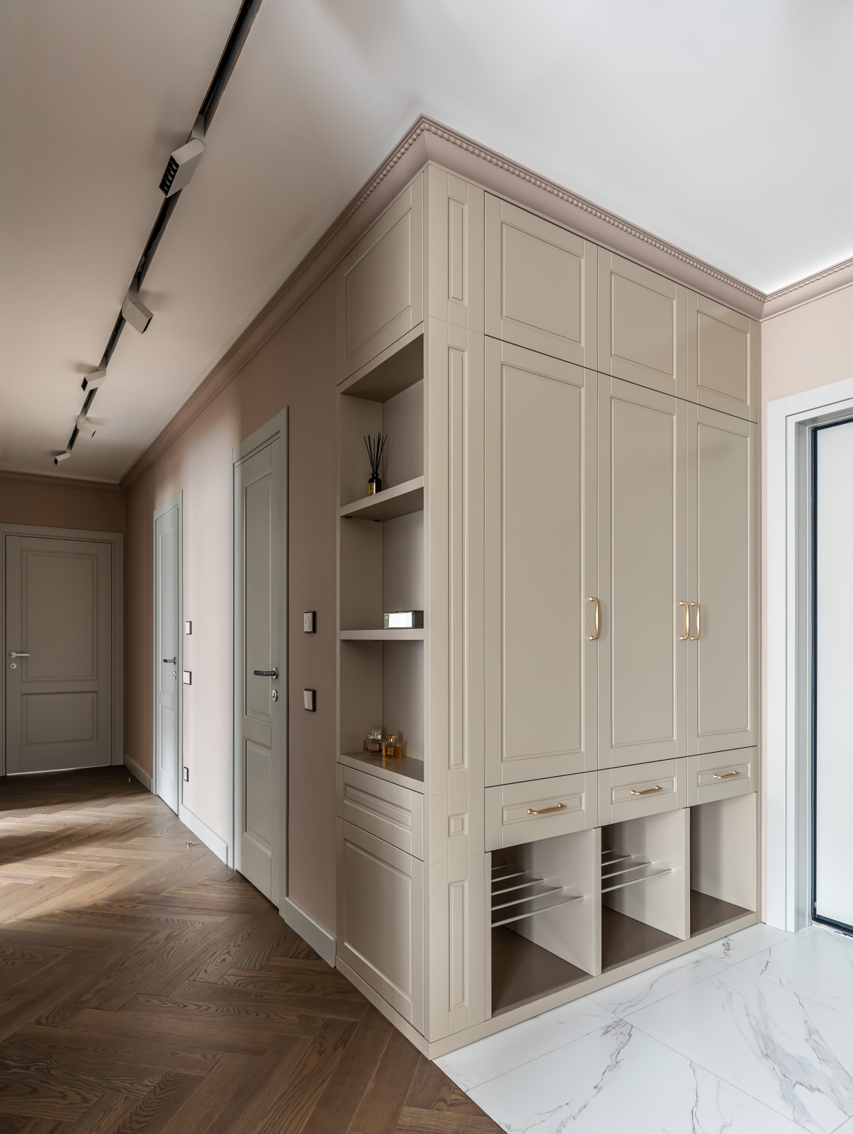 Обложка альбома: Наша Квартира Холл