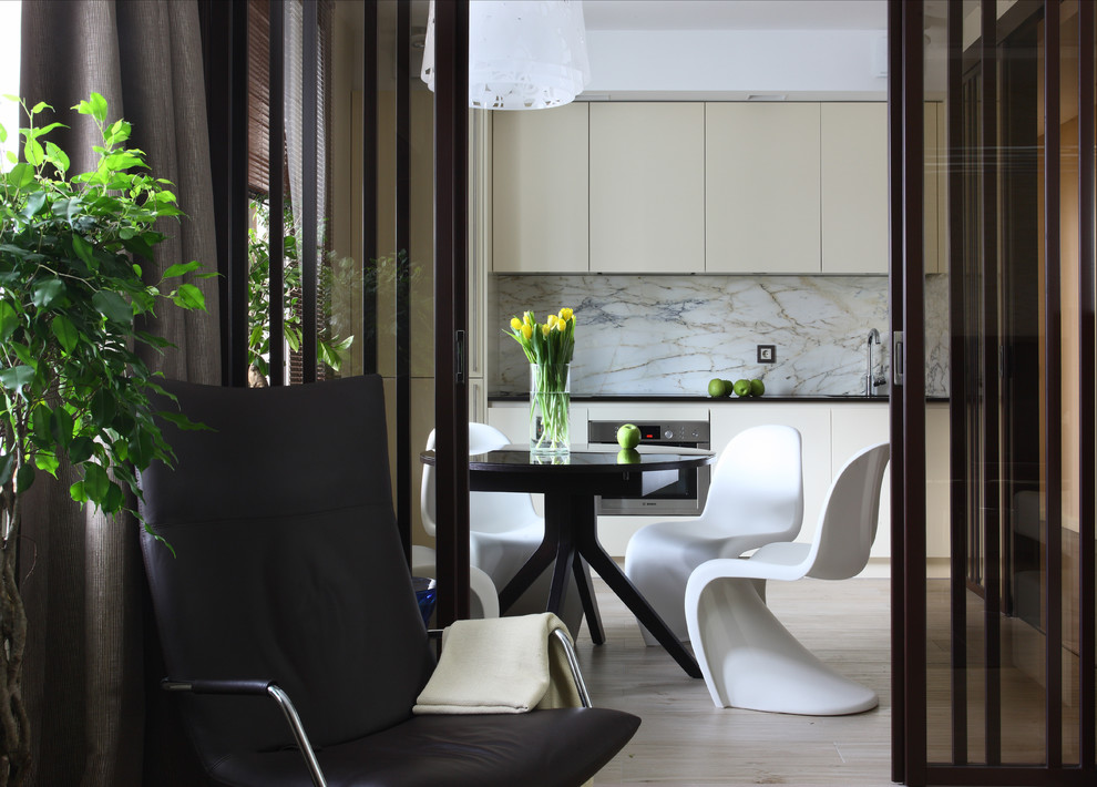 Houzz тур: Мужской интерьер, вдохновленный абстрактной живописью