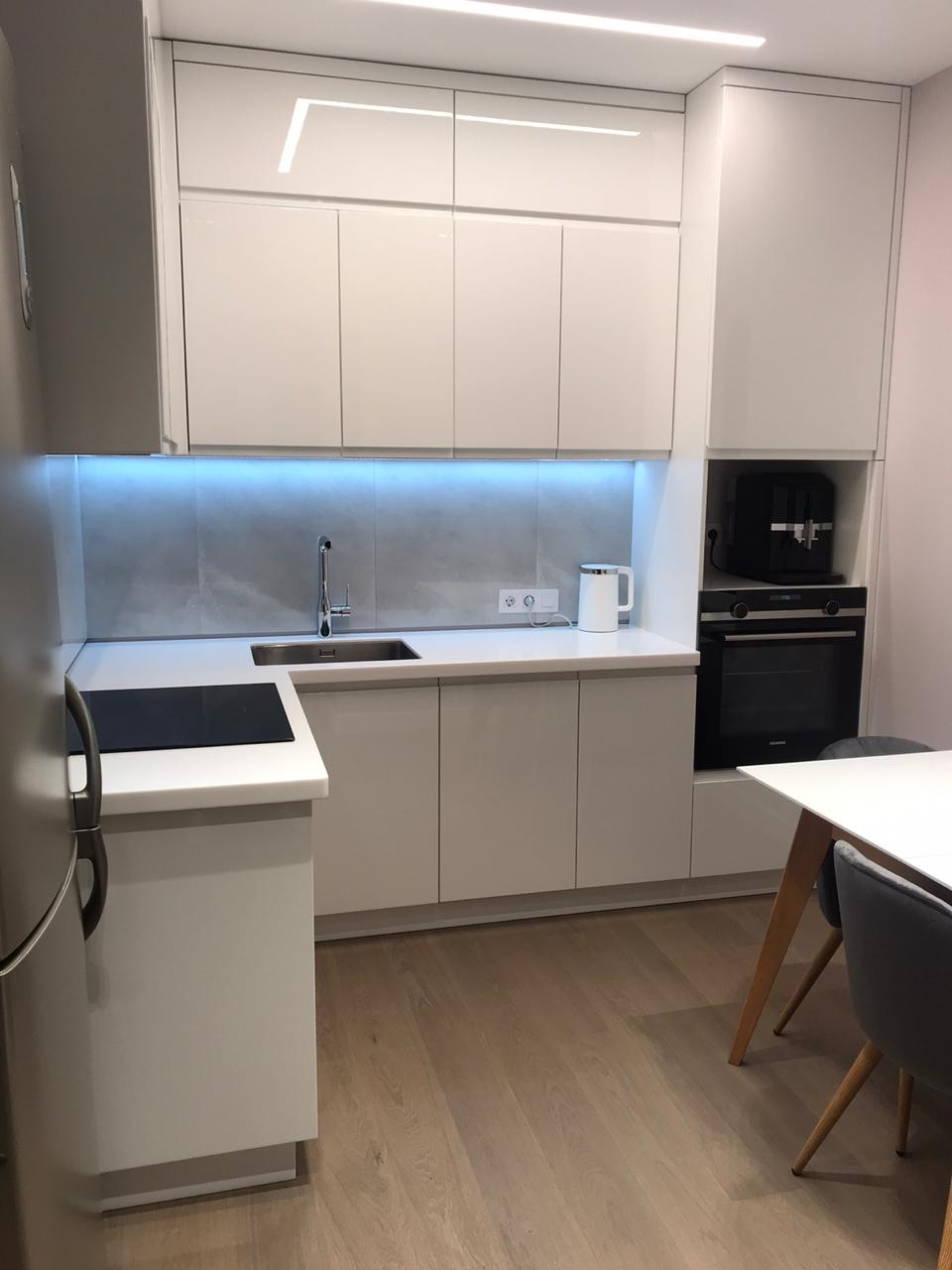 Обложка проекта: Белый глянец