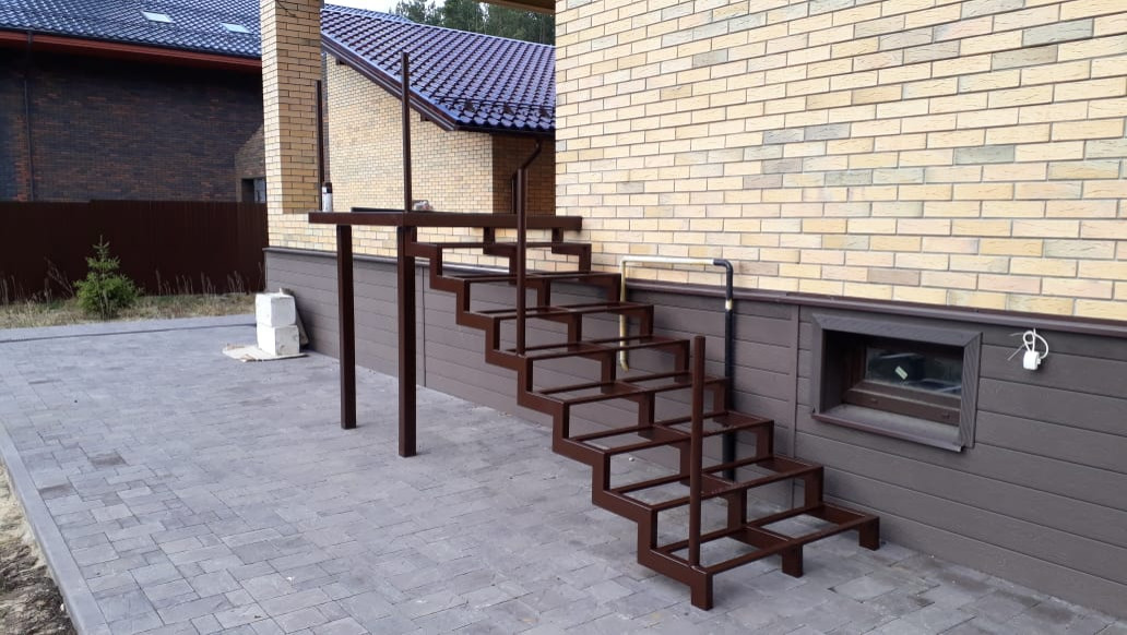 Застеклённая веранда с раздвижными створками