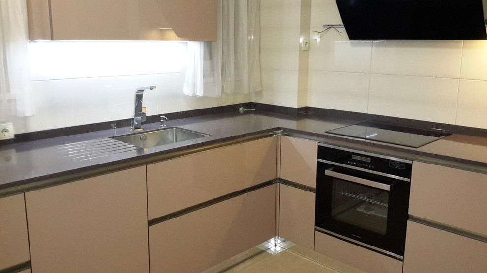 Кухня модерн