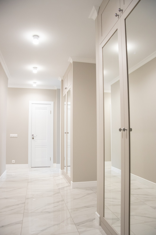 Шкафы (распашные) в прихожую в ниши