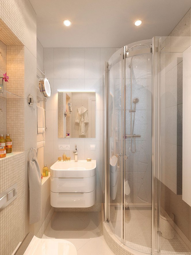 У Ростральных колонн